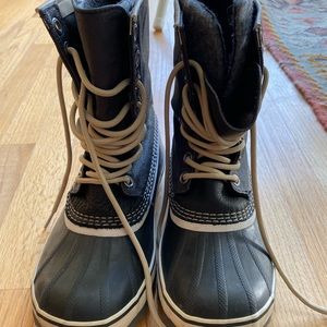Sorel all weather boots. Worn once!